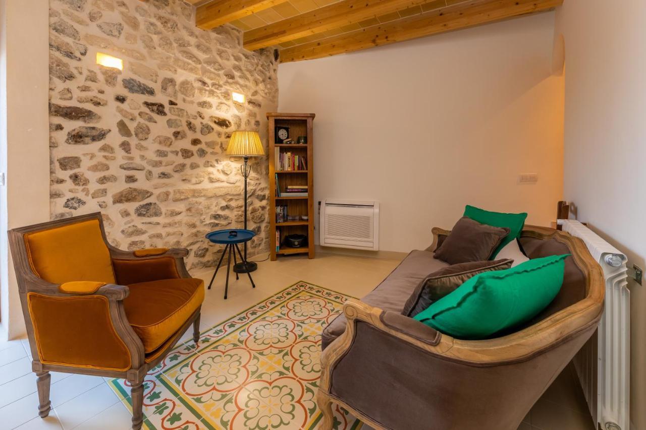 Casa Abeurador, Con Mucho Encanto En El Centro De *